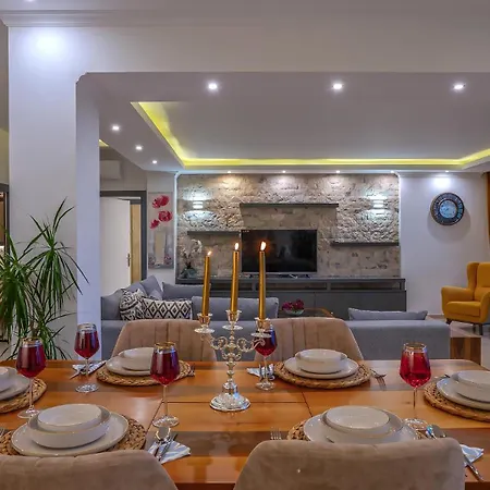 فيلة Eco Royal View *