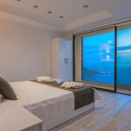 فيلة Eco Royal View *