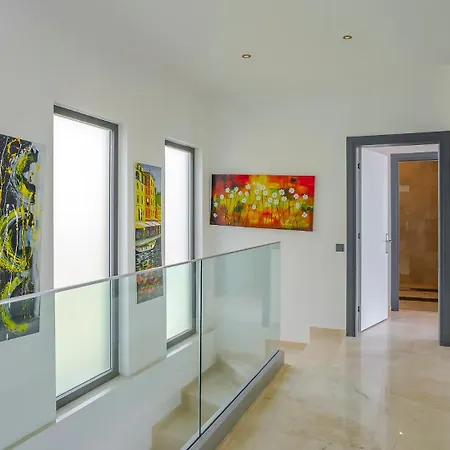فيلة Eco Royal View كالكان
